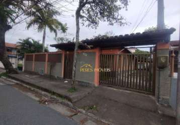 Casa línear 3 quartos, 165m2 no centro da cidade rio das ostras. garagem para 3 carros e quintal.