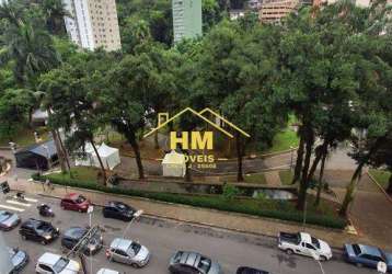 Vende lindo apartamento com 2 banheiros, 2 quartos, sala, cozinha, área de serviço, garagem coletiva, portaria e elevadores, apto de frente, todo reformado, lindo, oportunidade!!!