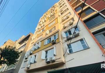 Apartamento à venda no centro histórico - ed. arvoredo&lt;br&gt;&lt;br&gt;apartamento à venda no ed. arvoredo, com área privativa de 62.42m² e área total de 83.99m², possui 2 dormitórios, 1 banheiro s