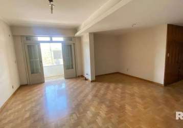 Apartamento 3  dormitórios de frente próximo a redenção &lt;br&gt;&lt;br&gt;ótima oportunidade de adquirir um apartamento de frente, sendo 3 dormitórios, 2 banheiros, sala 2 ambientes,  cozinha, área 