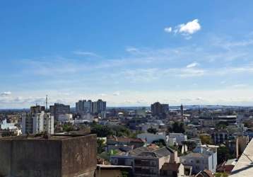 Vendo excelente cobertura com vista cinematografia, no bairro floresta.&lt;br&gt;&lt;br&gt;3 dormitórios, com 2 sacadas, 1 suíte. de frente.&lt;br&gt;sala com 2 living bem amplos, sala de jantar, copa