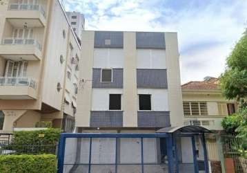 Apartamento tranquilo, localizado em uma das áreas mais privilegiadas da cidade. &lt;br&gt;com 3 dormitórios e 2 banheiros, oferece um living integrado com churrasqueira, além de espaços amplos e bem 