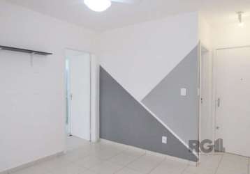 Apartamento 1 dormitório  uma suíte de frente  no bairro floresta ,cozinha com armários ,   living amplo 2 ambientes.&lt;br&gt;prédio pequeno e bem conservado. &lt;br&gt;&lt;br&gt;&lt;b&gt;conheça o b