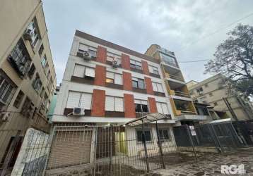 Apartamento  de 1 dormitório, sala, cozinha, área de serviço, banheiro social. piso parquet. edifício sem elevador, câmeras de segurança. &lt;br&gt;&lt;br&gt;endereço do imóvel: travessa pesqueiro,  n