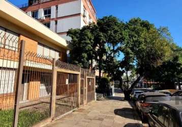 Casa comercial  na rua liberdade, bairro rio branco - porto alegre - rs, junto a avenida goethe e parcão, com aproximadamente 320m², 2 pavimentos,  terreno  com 242m²,  sendo 11,12m de frente,  junto 