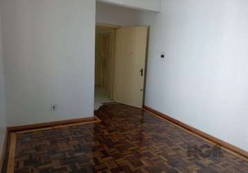 Apartamento no bairro santo antônio, 2 dormitórios, living 2 ambientes, área de serviço conjugada. nas proximidades da av. bento gonçalves.&lt;br&gt;&lt;br&gt;&lt;b&gt;conheça o bairro santo antônio&l