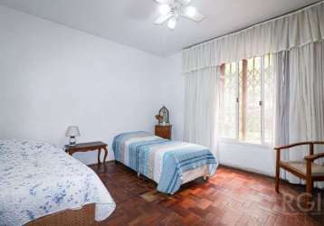 Apartamento 3 dormitórios rio branco porto alegre&lt;br&gt;ótimo apartamento térreo na rua dona laura, apartamento muito arejado e iluminado! perto do parque moinhos de vento, e de  todos as facilidad