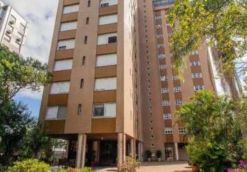 Apartamento com 154,69 m² com 3 dormitórios sendo um suíte, living 2 ambientes, lavabo, banho social, cozinha com área separada e churrasqueira. dependência com wc auxiliar e gabinete  . 2 elevadores&