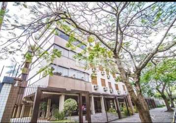 Excelente cobertura duplex no bairro jardim planalto! no primeiro pavimento ficam os três dormitórios, sendo 1 com closet que poderá ser transformado em suíte, cozinha integrada com a sala de jantar e