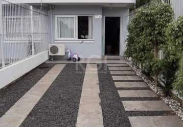 Avalia imóvel no negócio!&lt;br&gt;&lt;br&gt;excelente sobrado no caminhos do sol.&lt;br&gt;&lt;br&gt;living composto de sala de estar com lareira, sala de jantar e cozinha sob medida integrados, além