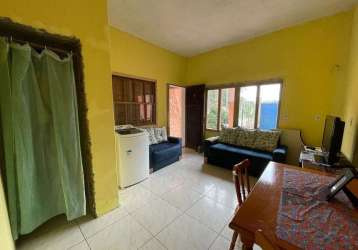 Duas casas a venda na estrada do schneider, bairro hipica,.&lt;br&gt;a casa da frente contem dois quartos ,sacada,dois banheiros, sala, cozinha.&lt;br&gt;a segunda casa seria um quarto .sala,cozinha e