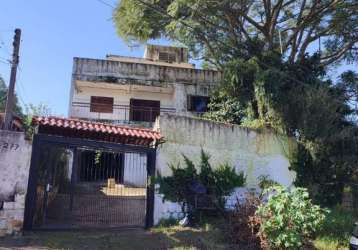 Casa de esquina no bairro cavalhada, com 3 pisos, 5 dormitórios, 4 banheiros, 2 salas, cozinha, terraço com ótima vista vagas de garagem coberta e descoberta, terreno com escritura, ótima localização,