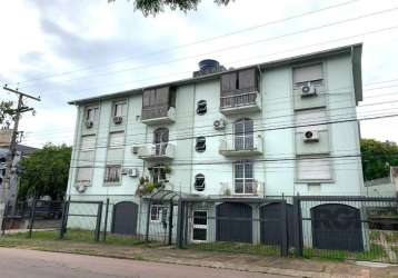 Ótimo apartamento de 3 dormitórios , transformado em 2 com fácil reversão,  living  para dois ambientes, com sacada fechada. cozinha com churrasqueira , área de serviço    e dependência  1vaga.