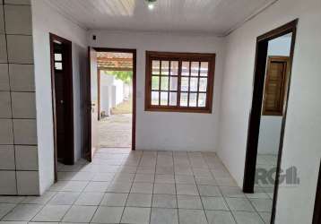 Casa com 02 quartos e pátio no bairro ponta grossa.&lt;br&gt;&lt;br&gt;com 2 dormitórios bem distribuídos, essa casa oferece um espaço acolhedor para você e sua família. o banheiro é moderno e funcion