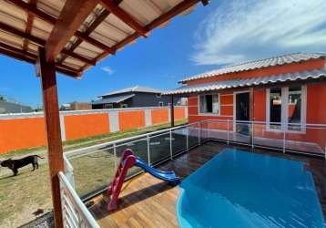 Casa com 2 quartos à venda na avenida independência, unamar, cabo frio por r$ 250.000