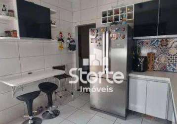 Casa com 3 dormitórios à venda, 198m² por r$ 750.000 - granada - uberlândia/mg