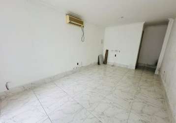 Sala comercial disponível para compra e uso imediato