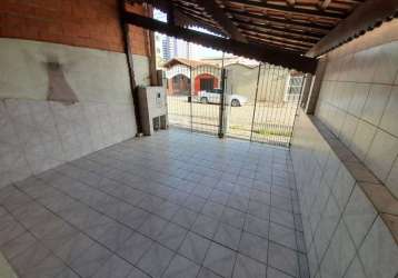 Excelente casa na vila caiçara com pagamento facilitado na seguinte conformidade: r$ 150.000,00 de entrada, 327 paracelas de r$ 1.800,00 de forma decrescente.