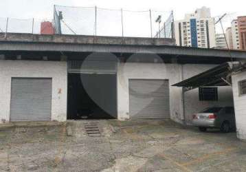 Galpão de 350 m² construídos num terreno de 638 m².