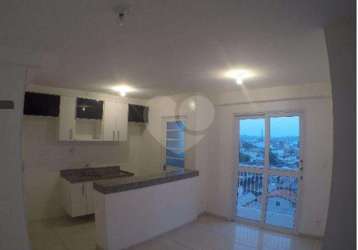 Apartamento 2 dormitórios com varanda - vila santa catarina.