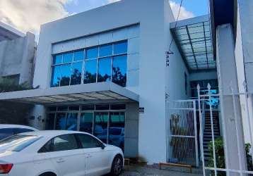 Aluga prédio comercial na av. álvaro calheiros