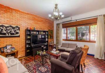 Casa com 3 quartos à venda na rua miguel couto, 610, menino deus, porto alegre, 240 m2 por r$ 1.150.000