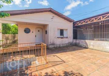 Casa com 4 quartos à venda na rua cuiabá, 322, medianeira, porto alegre, 78 m2 por r$ 899.000