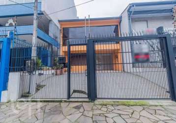 Casa com 4 quartos à venda na rua damasco, 38, azenha, porto alegre, 229 m2 por r$ 799.000