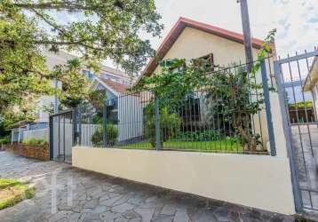 Casa com 3 quartos à venda na rua dom diogo de souza, 308, cristo redentor, porto alegre, 196 m2 por r$ 750.000