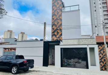 Casa em condomínio fechado com 2 quartos à venda na rua atalaia, 216, parque industriário, santo andré, 100 m2 por r$ 527.900