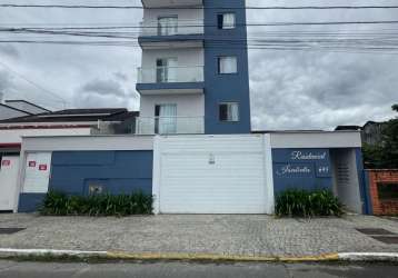 Lindo apartamento mobiliado medindo 52m² em bairro jardim iririu