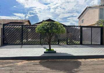 Casa à venda com terreno grande - vila planalto