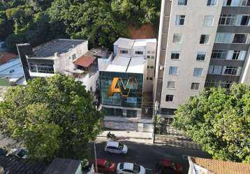 Vende-se prédio comercial na barra