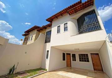 Sobrado de 247 m² com 05 quartos à venda por r$ 1.300.000 no setor bueno - goiânia/go