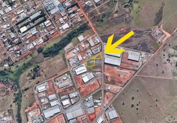 Área de 12412 m² para alugar por r$ 32.500/mensais no parque industrial de aparecida de goiânia - aparecida de goiânia/go