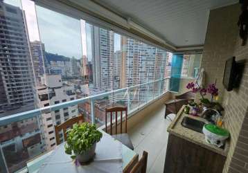 Maravilhoso apartamento, vista mar, 2 dormitórios, varanda gourmet, no coração do bairro gonzaga em santos!!