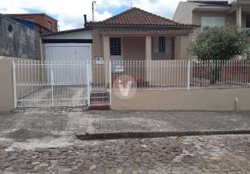 Casa de dois dormitórios localizado no bairro menino jesus na cidade de santa ma