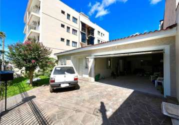 Excelente casa localizada no bairro dom antônio reis!