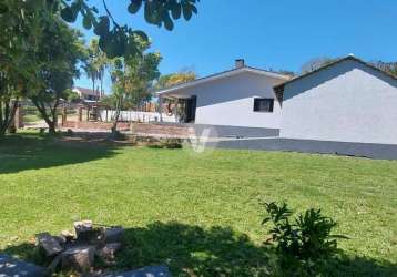 Casa de 3 dormitórios com lago japonês a venda no refugio de itaara.