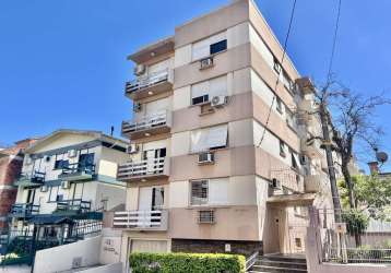 Apartamento de 2 dormitórios reformado