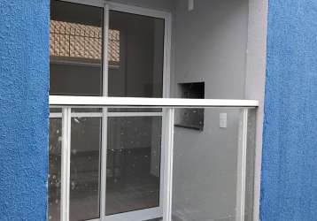 Apartamento térreo pronto para morar com sacada e churrasqueira.