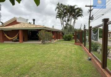 Casa 4 dormitórios em amplo terreno em atlântida