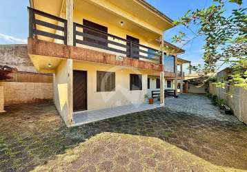 Casa à venda com 3 quartos no balneário leblon, pontal do paraná.