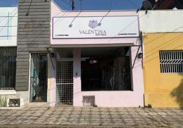 Salão comercial no centro, na rua dr arthur gomes, com banheiro e copa, e ar condicionado.