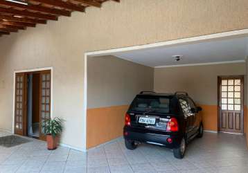 Casa térrea na zona norte com 2 dormitórios, garagem para 3 carros, e área gourmet