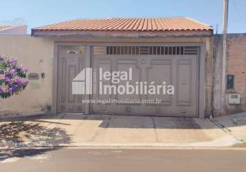 Casa com 2 dormitórios e 2 vagas de garagens coberta bairro liliane tenuto,