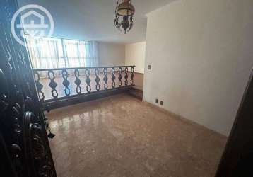 Excelente e amplo apartamento no centro da cidade.