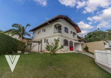 Casa com 4 dormitórios à venda, 242 m² por r$ 1.900.000,00 - garcia - blumenau/sc