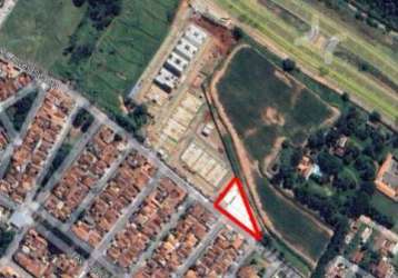 Lote comercial de 1.760,00 m² disponível para venda