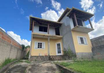 Casa com 04 quartos sendo 02 suítes á venda por r$ 280.000